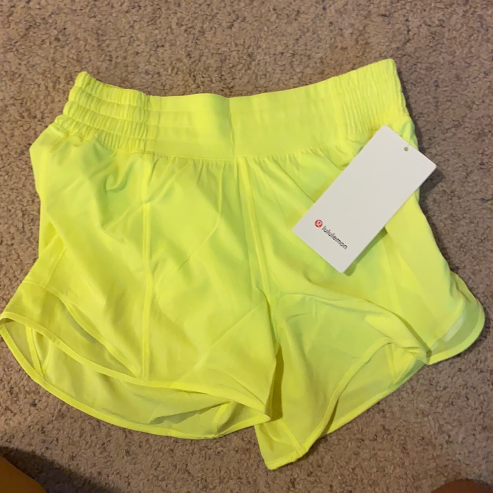Lululemon Hotty Hot High Rise Short! 4” HIYE